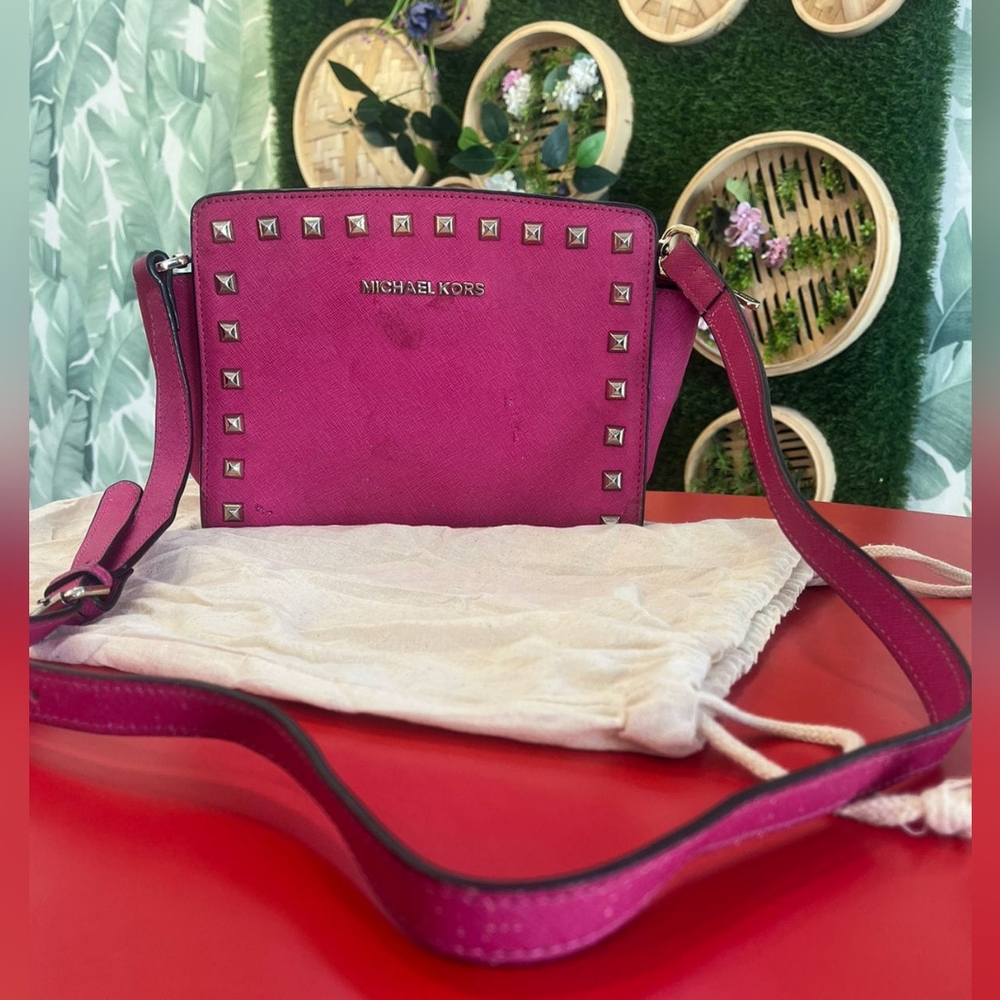 Michael Kors Gold Stud Crossbody Bag - Picture 3 of 8